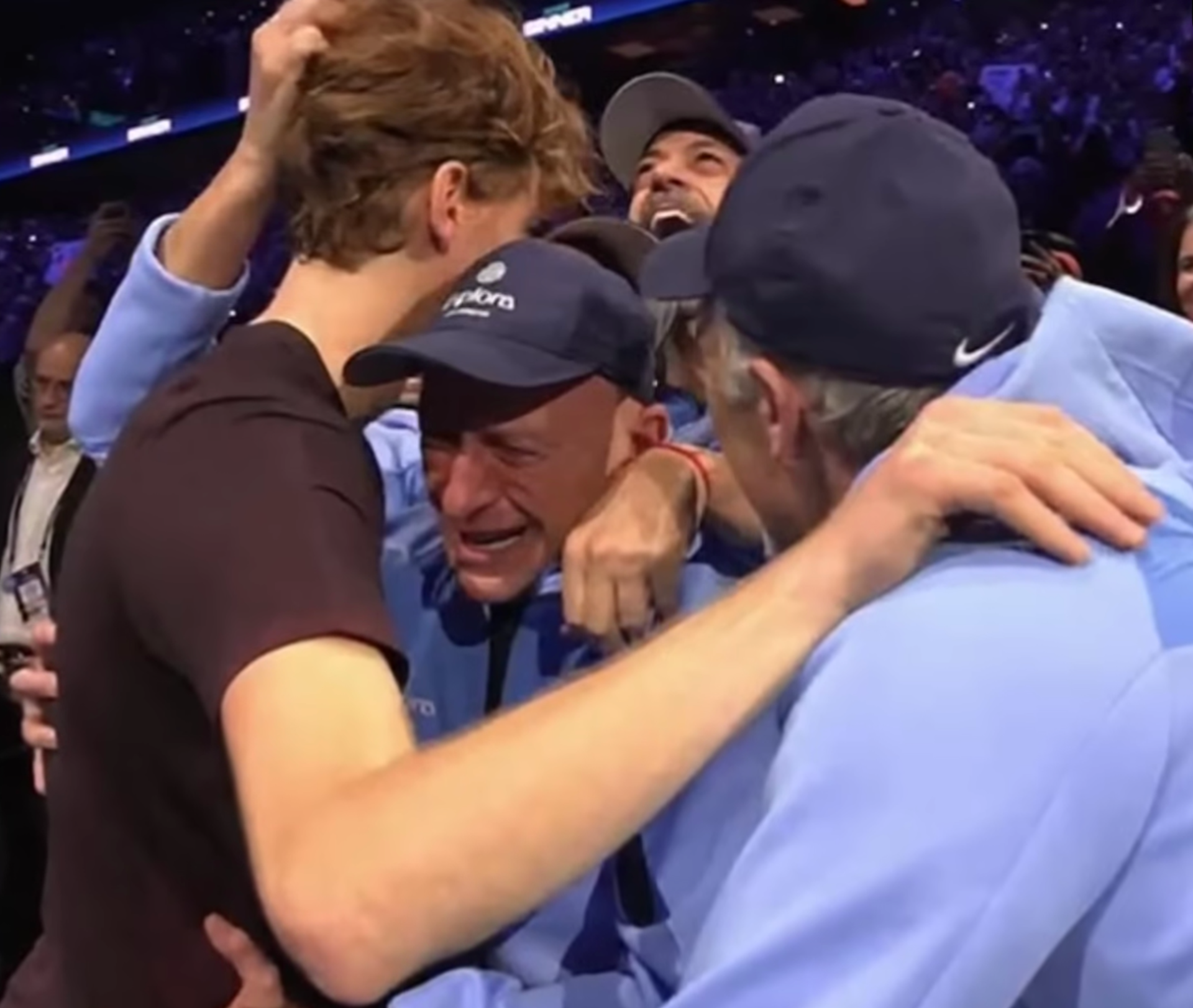 Lacrime nel trionfo di Sinner alle ATP Finals